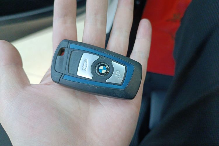 宝马3系GT 2019款 320i M运动套装中控内饰11