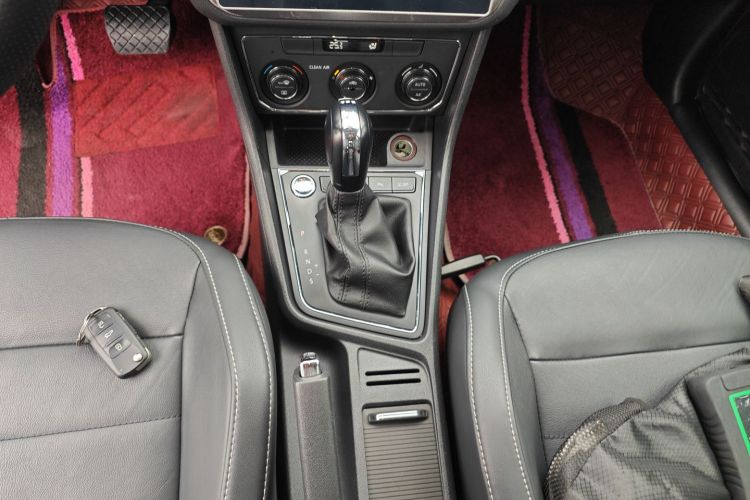 大众 朗行 2017款 180TSI DSG舒适版中控内饰18