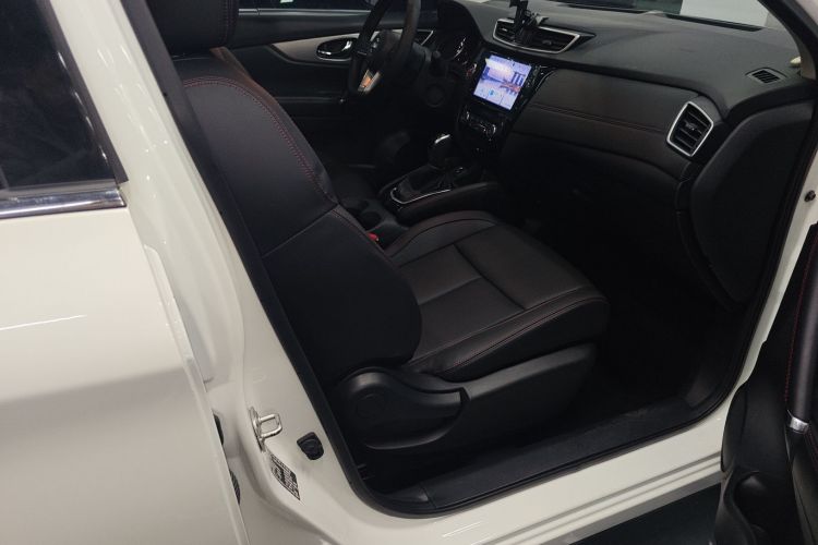 日产 逍客 2022款 2.0L CVT XV Prem豪华版局部细节41