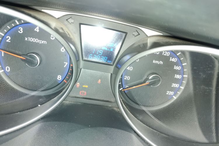 北京现代ix35 2013款 2.0L 自动两驱智能型GLS 国IV中控内饰15