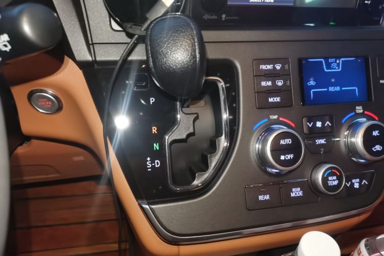 丰田 SIENNA 2015款 3.5L 四驱L中控内饰18