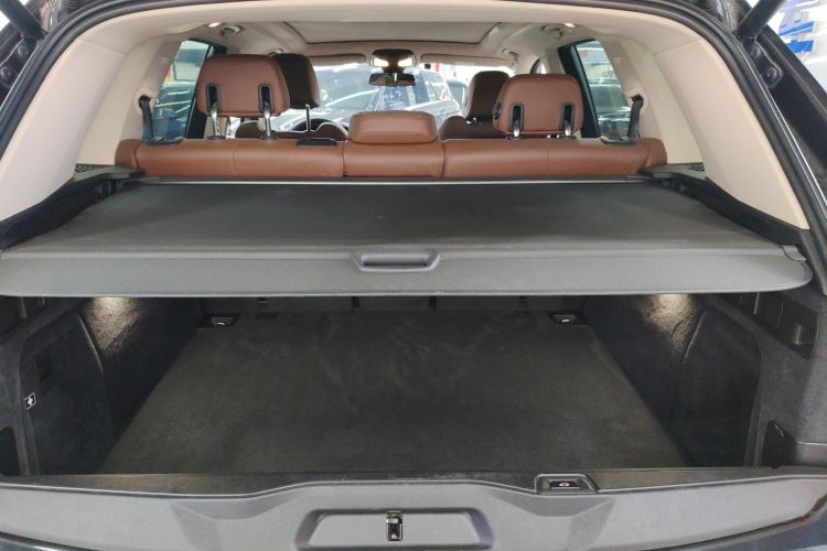 宝马X5(进口) 2019款 xDrive40i M运动套装机舱底盘23