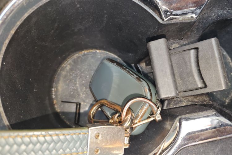 丰田 汉兰达 2018款 2.0T 四驱至尊版 7座 国VI中控内饰7001