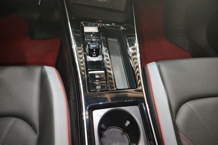 大众 2024款 凌渡L 280TSI DSG酷辣版中控内饰18