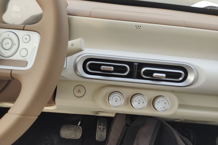 五菱汽车 宏光MINIEV 2024款 第三代 215km 青春版中控内饰16