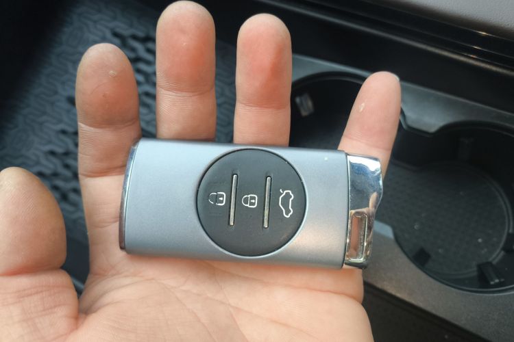 星途揽月 2023款 400T 四驱星尊版 6座中控内饰7001