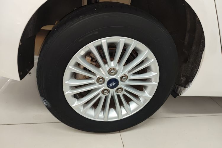 福特 福睿斯 2015款 1.5L 自动舒适型车身外观6008