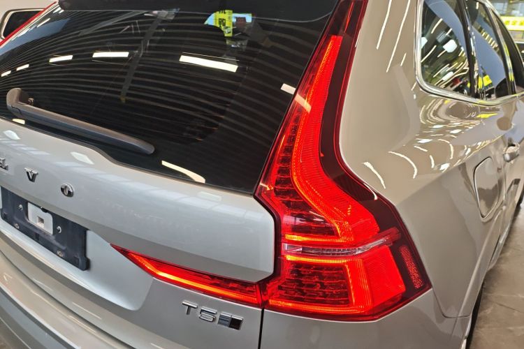 沃尔沃XC60 2021款 T5 四驱智逸豪华版车身外观9