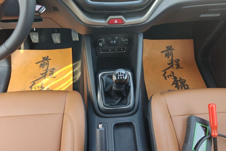 长安欧尚CX70 2016款 1.6L 手动豪华型中控内饰18