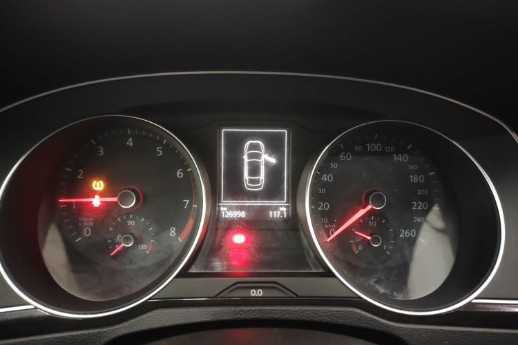 大众 迈腾 2017款 330TSI DSG 豪华型中控内饰14