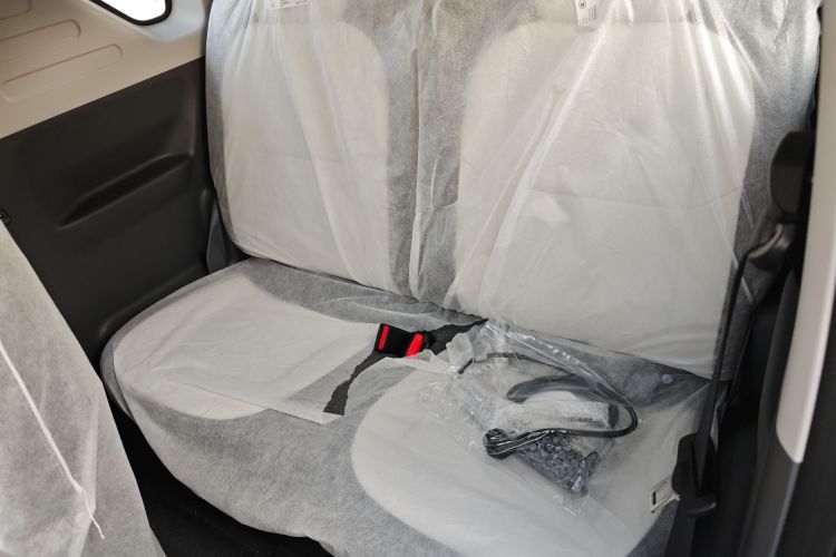 吉利银河 2025款 210km 熊猫卡丁中控内饰21