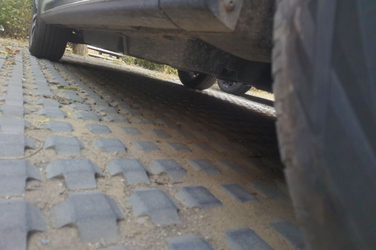 红旗HS7 2023款 2.0T 自动四驱旗畅版 六座局部细节9001