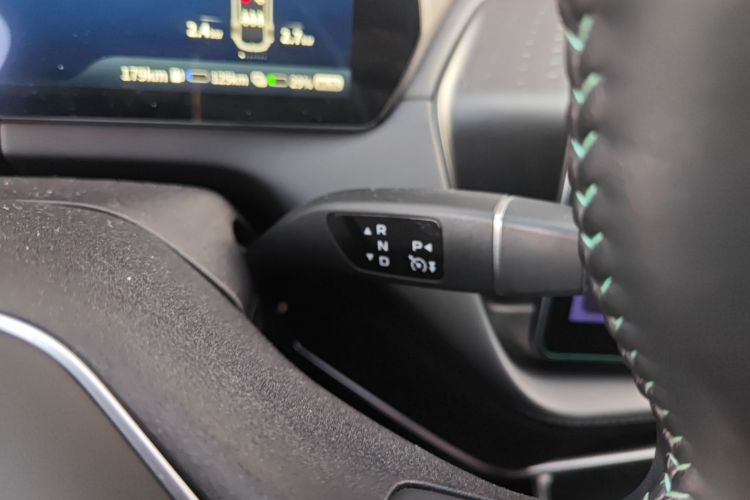 深蓝汽车 深蓝SL03 2023款 200Max增程版中控内饰18