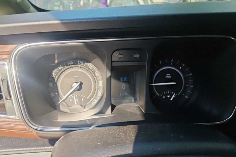 别克GL8 2017款 25S 豪华型 国V局部细节14