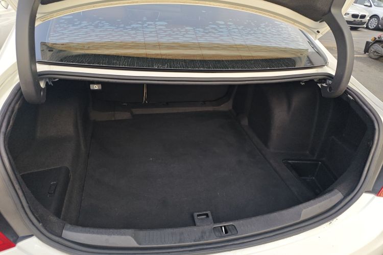 别克 君越 2016款 20T 领先型机舱底盘23