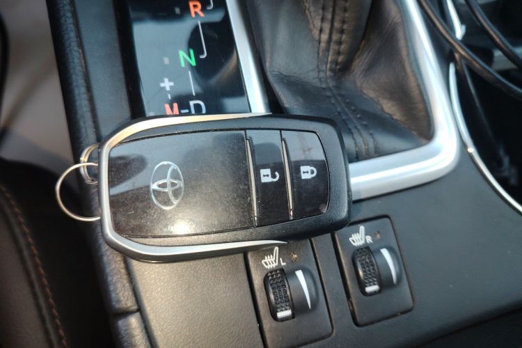 丰田 汉兰达 2018款  2.0T 两驱豪华版 7座 国VI中控内饰11