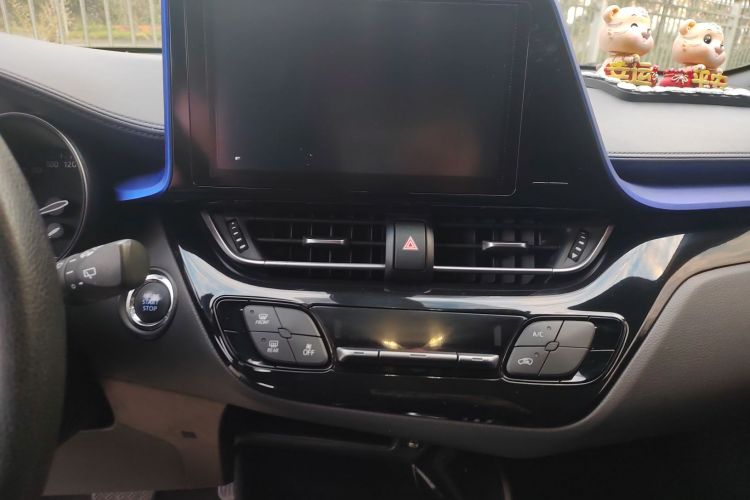 丰田C-HR 2018款 2.0L 领先版 国V中控内饰16