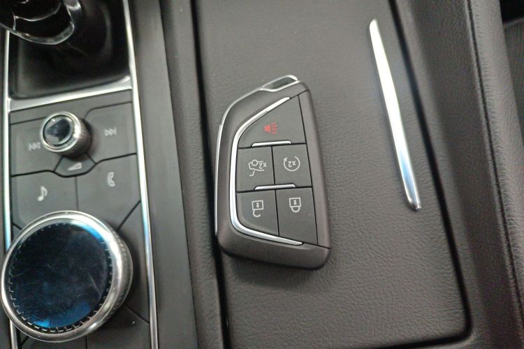 凯迪拉克CT5 2022款 28T 风尚型中控内饰11