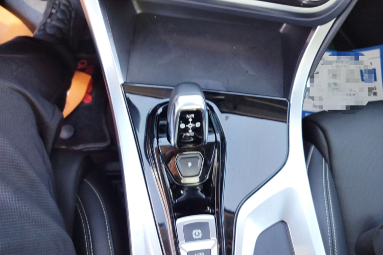 领克01 2019款 2.0T 两驱型Pro版 国VI中控内饰18