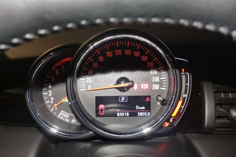 MINI 2018款 1.5T COOPER 经典派中控内饰14