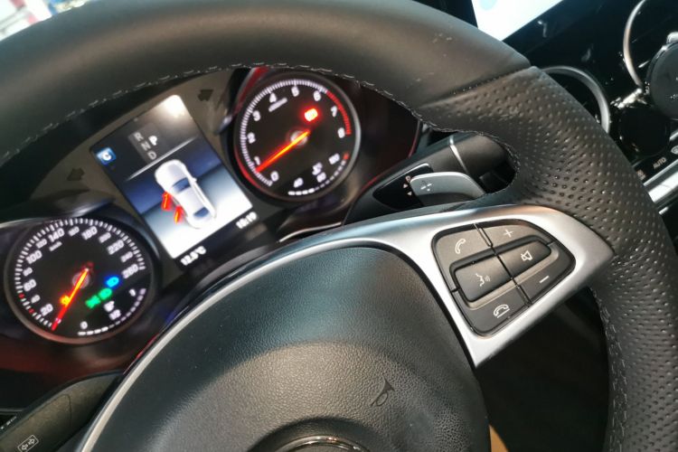 奔驰C级 2018款 C 200 运动版中控内饰18