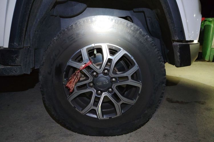 北京越野 北京BJ40 2023款 2.0T 自动四驱城市猎人版侠客型车身外观10