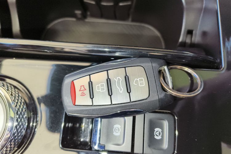 哈弗H6 2021款 第三代 2.0T 自动两驱Max中控内饰11