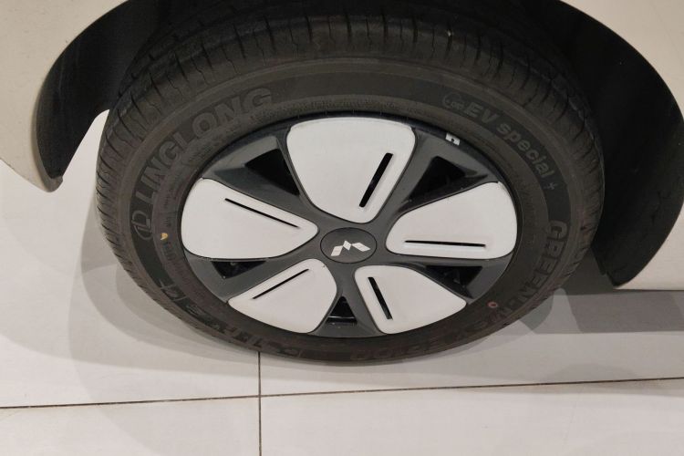 五菱汽车 宏光MINIEV 2025款 四门版 进阶款车身外观6008