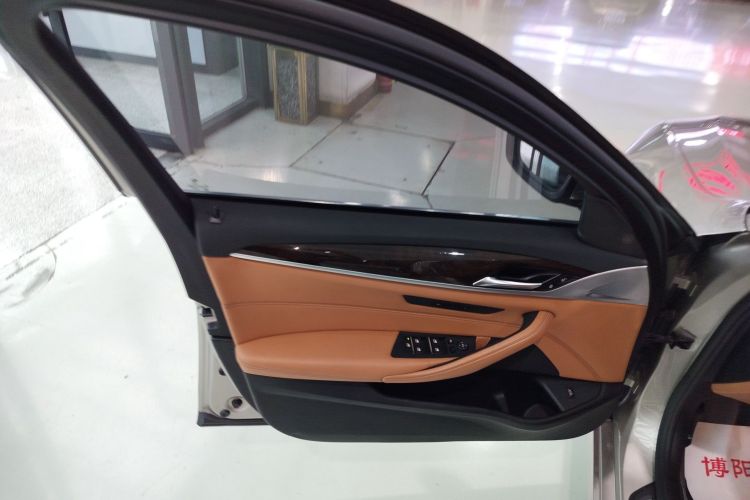 宝马5系 2018款 528Li 上市特别版中控内饰7007