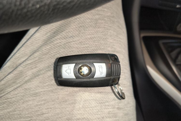 宝马X1 2014款 sDrive18i 时尚型中控内饰11