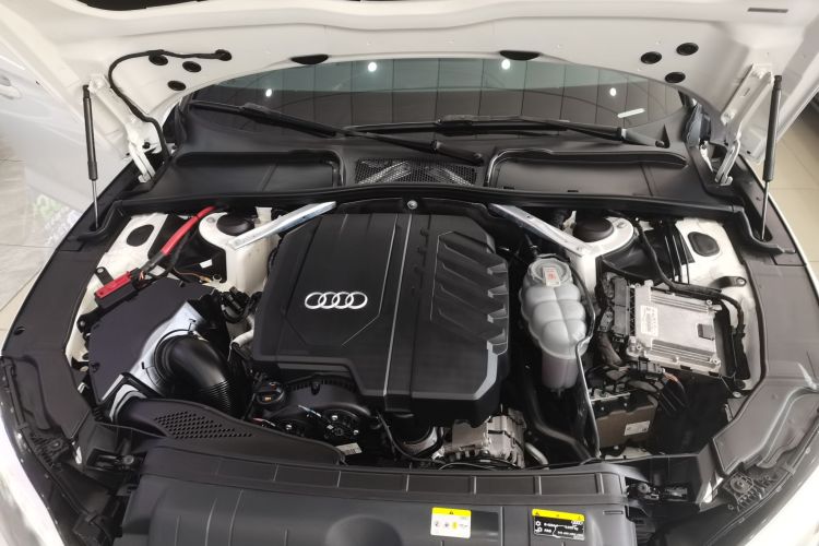 奥迪A5 2021款 Sportback 40 TFSI quattro 豪华致雅型机舱底盘24