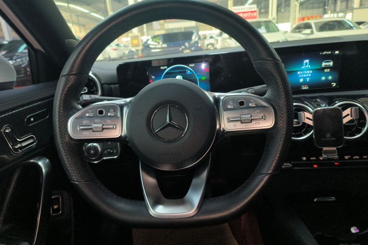 奔驰A级 2019款 A 180 L 运动轿车局部细节13