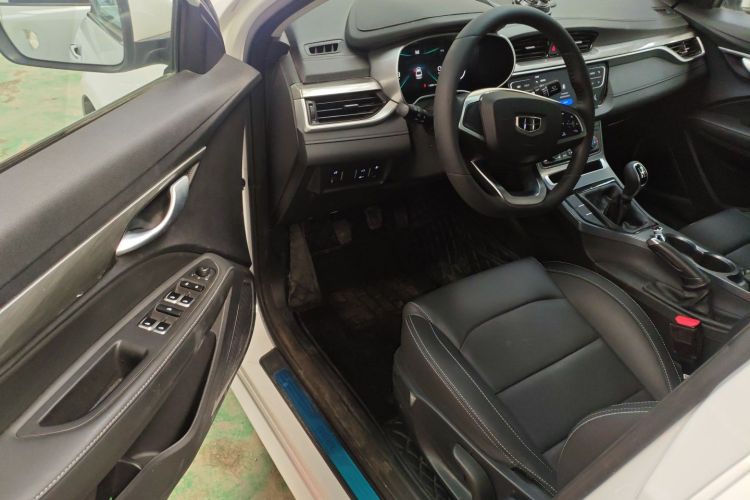 吉利汽车 帝豪 2019款 领军版 1.5L 手动向上互联型 国VI中控内饰20