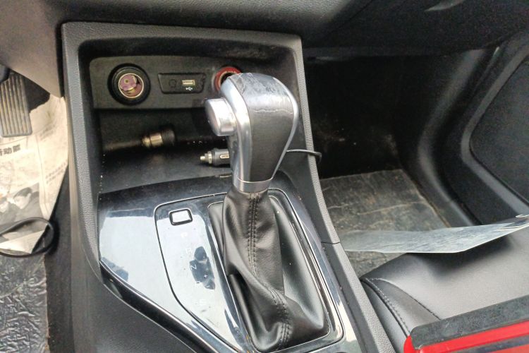 宝骏730 2019款 1.5T CVT时尚型 7座 国VI中控内饰18