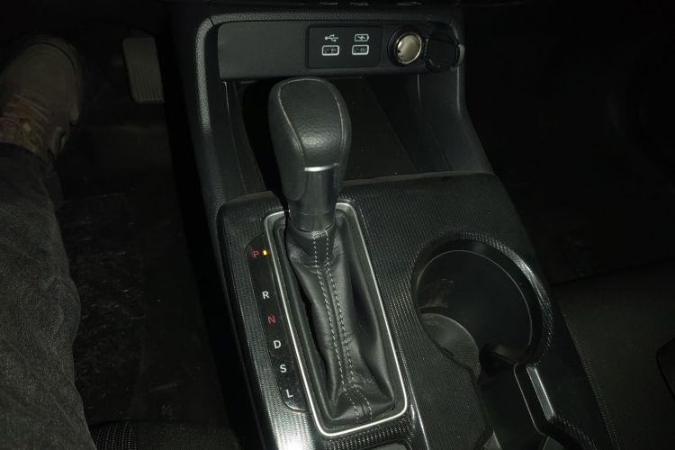 本田 思域 2022款 240TURBO CVT劲动版中控内饰18