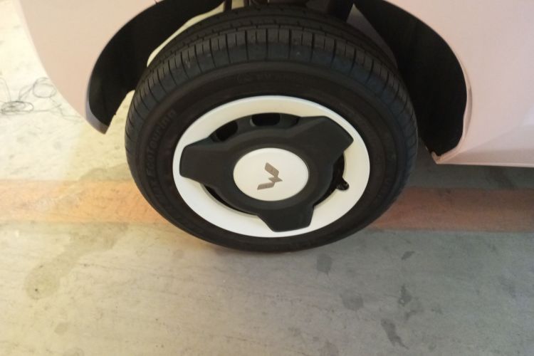 五菱汽车 宏光MINIEV 2022款 马卡龙时尚款 磷酸铁锂车身外观6008