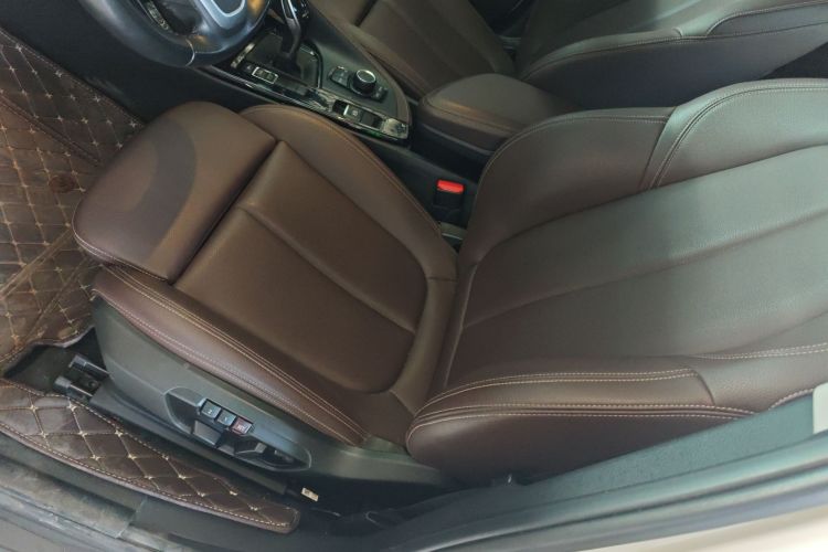 宝马X2 2020款 sDrive20i M越野套装中控内饰19