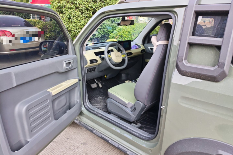 吉利银河 2024款 200km 熊猫骑士中控内饰7003