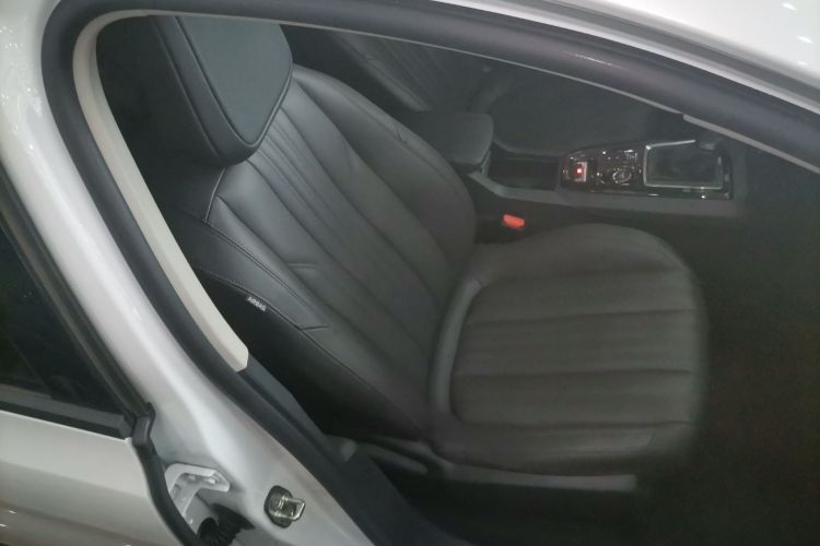 标致408 2022款 1.6T 进取版局部细节41