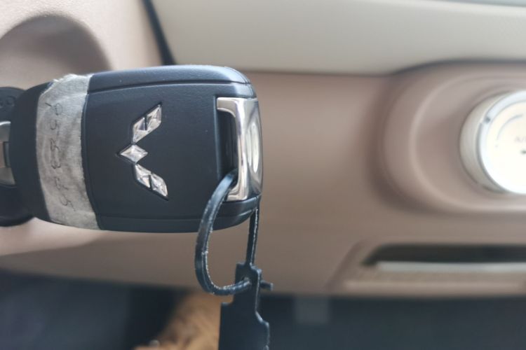 五菱汽车 宏光MINIEV 2024款 第三代 215km 进阶版中控内饰11