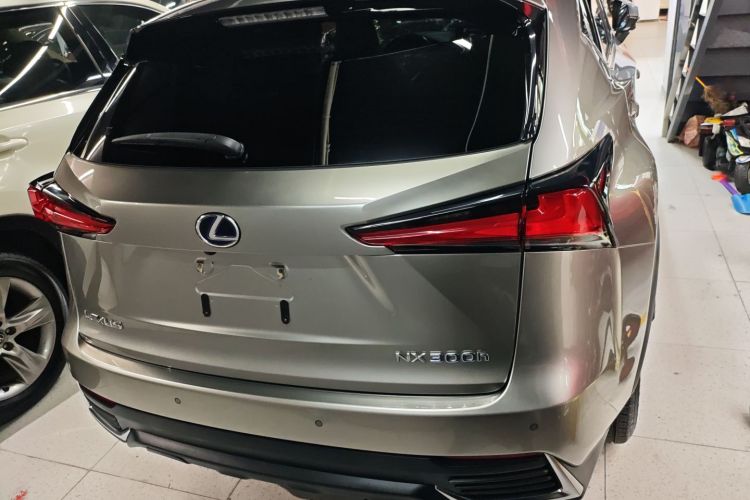 雷克萨斯NX 2020款 300h 前驱 锋尚版 国VI车身外观6