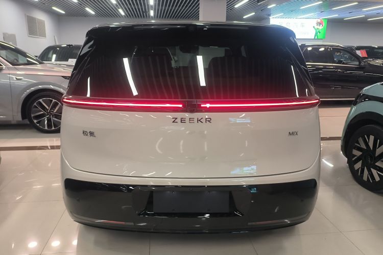 极氪MIX 2025款 长续航智驾版车身外观6004