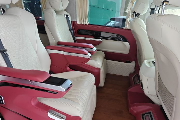 奔驰 威霆 2018款 2.0T 精英版 7座 国VI中控内饰21