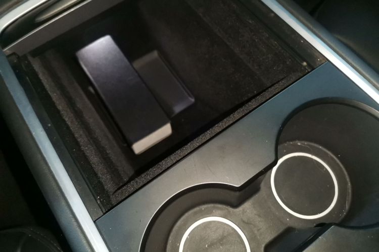 特斯拉 Model Y 2021款 标准续航后驱版中控内饰7001