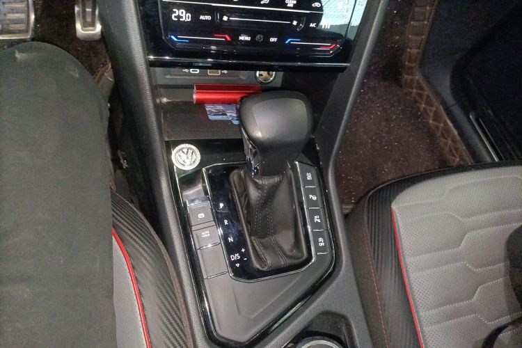 大众 途观X 2021款 330TSI 两驱尊崇旗舰版中控内饰18