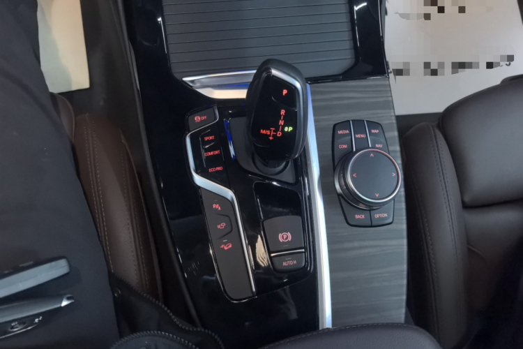 宝马X3 2020款  xDrive28i M运动套装中控内饰18