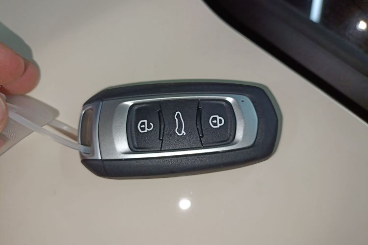 吉利银河 熊猫 2025款 210km 元气熊中控内饰11