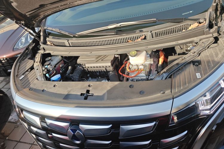 腾势D9 2024款 DM-i 980 四驱尊贵型机舱底盘24