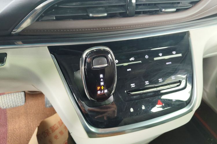 别克GL8 2021款 陆上公务舱 652T 舒适型局部细节18