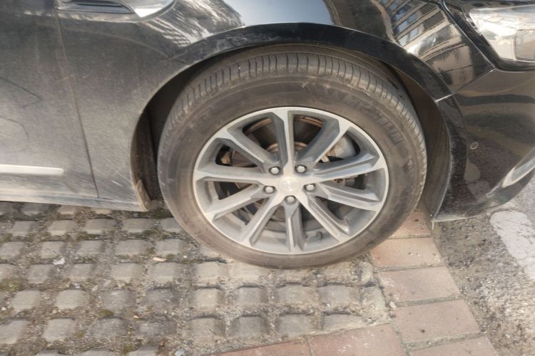 别克 君越 2020款 652T 尊贵型车身外观10